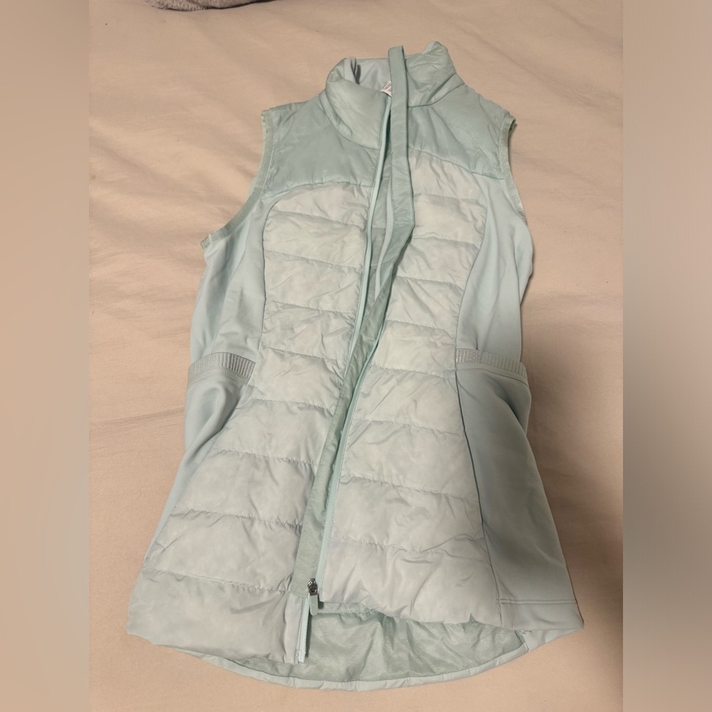 Lululemon Size 4 Down for it all vest mint/aqua color